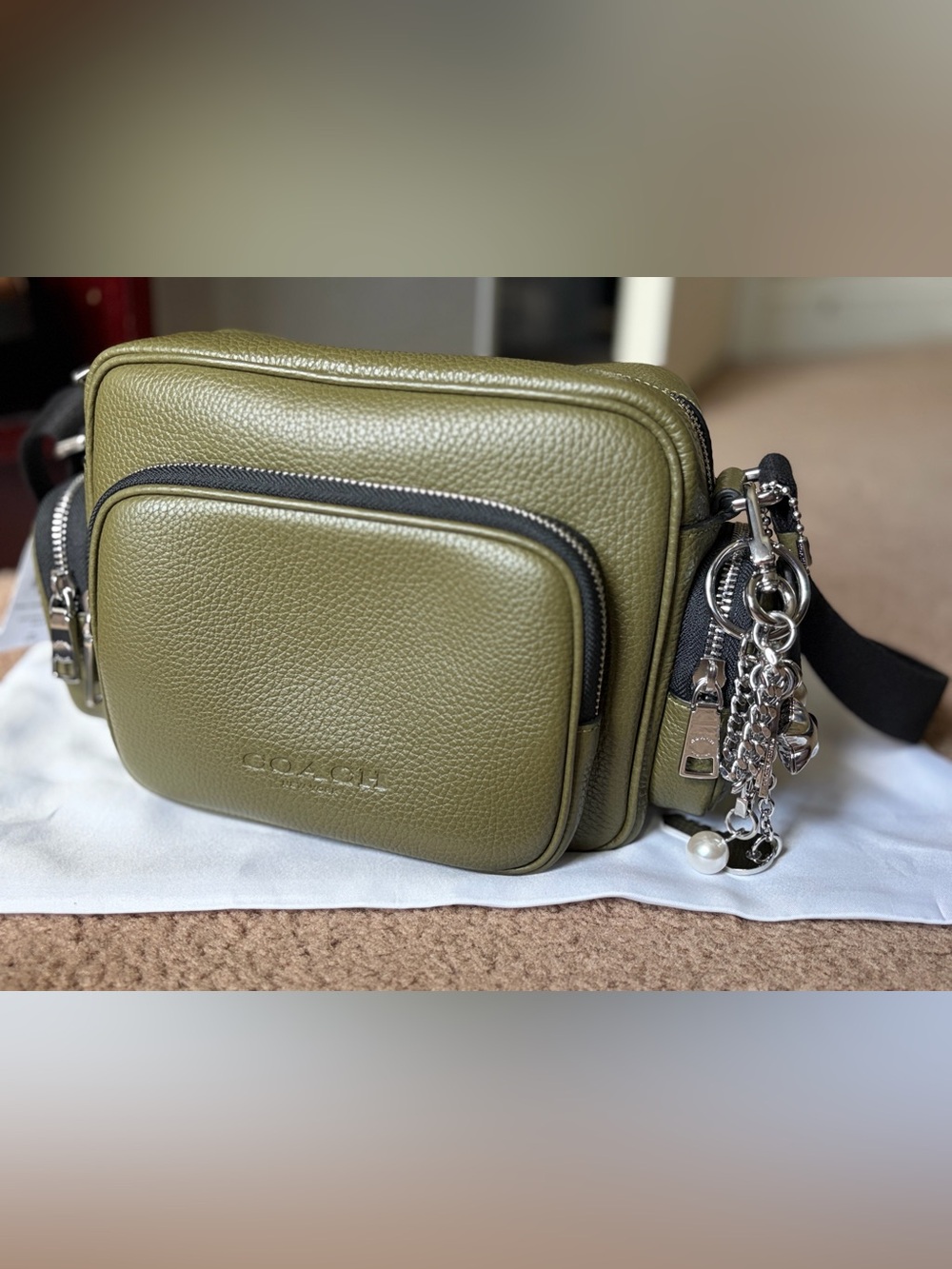 NWT COACH Fletcher Cargo Crossbody Olive Pebbled Leather w/Marc Jacob’s Charm